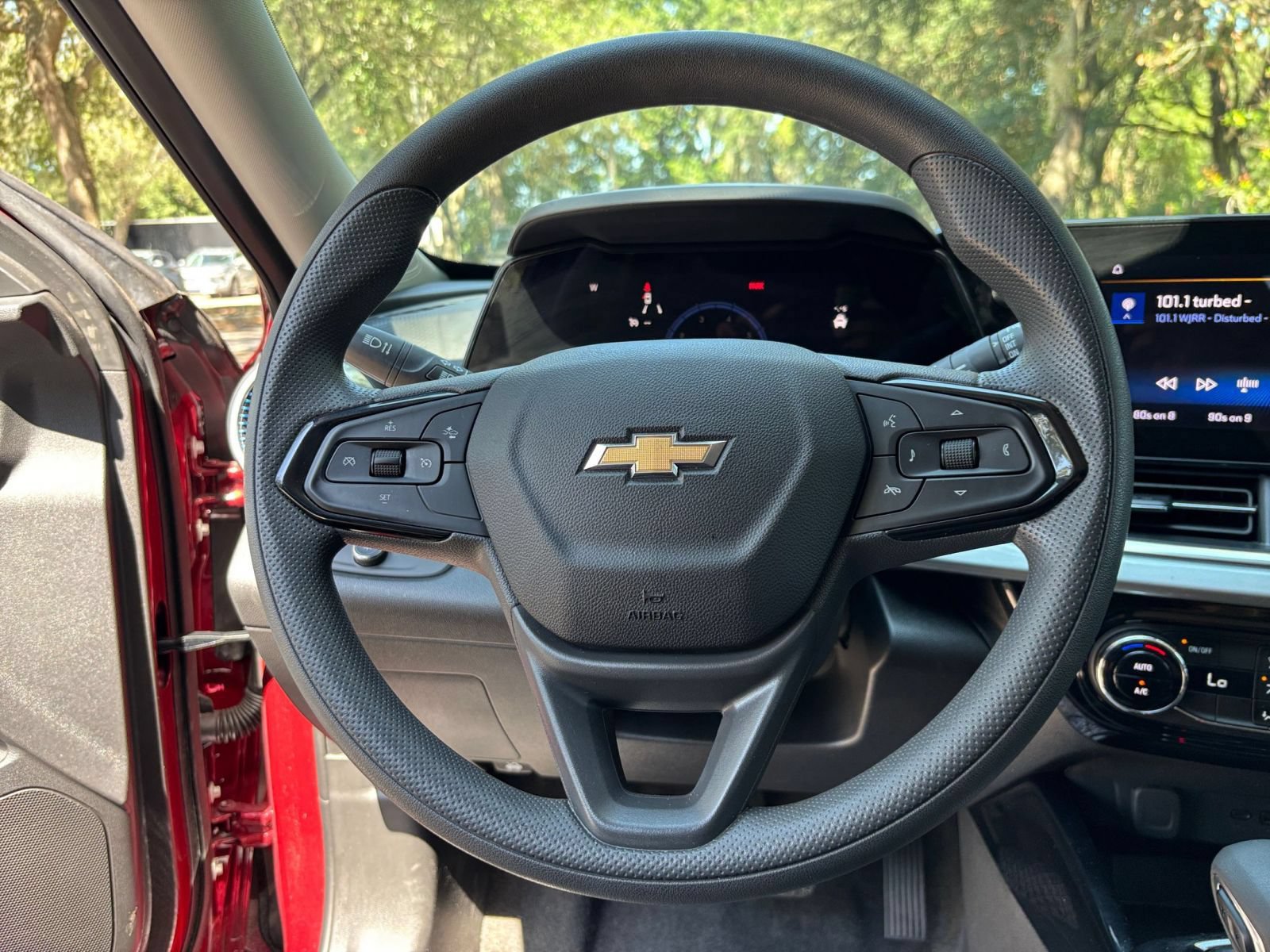 Thumbnail: 2025 Chevrolet Trax - 27