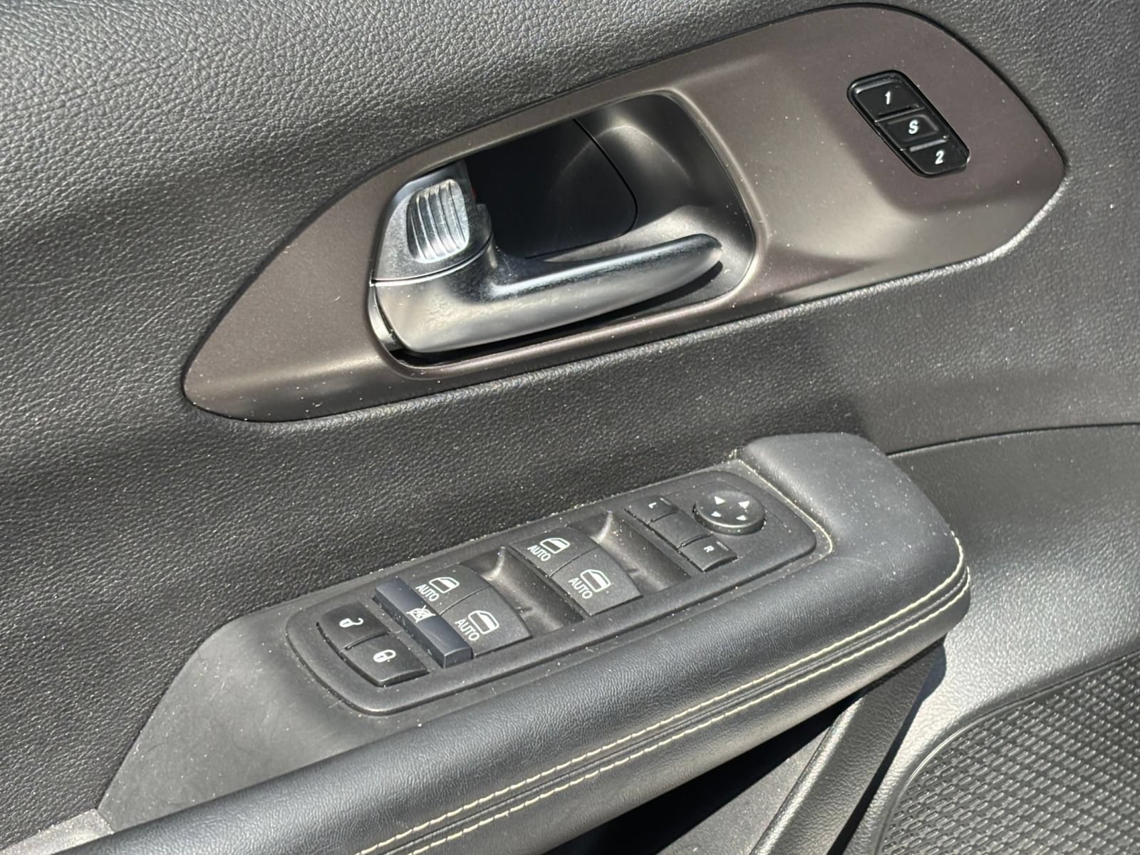 Thumbnail: 2025 Chrysler Pacifica - 18
