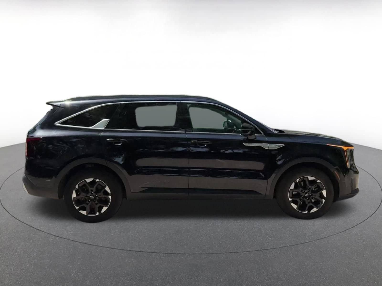 2024 Kia Sorento S 16