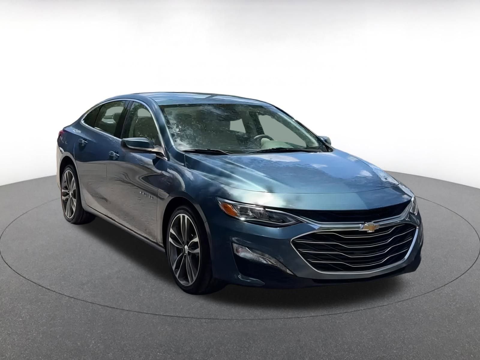 Thumbnail: 2024 Chevrolet Malibu - 3