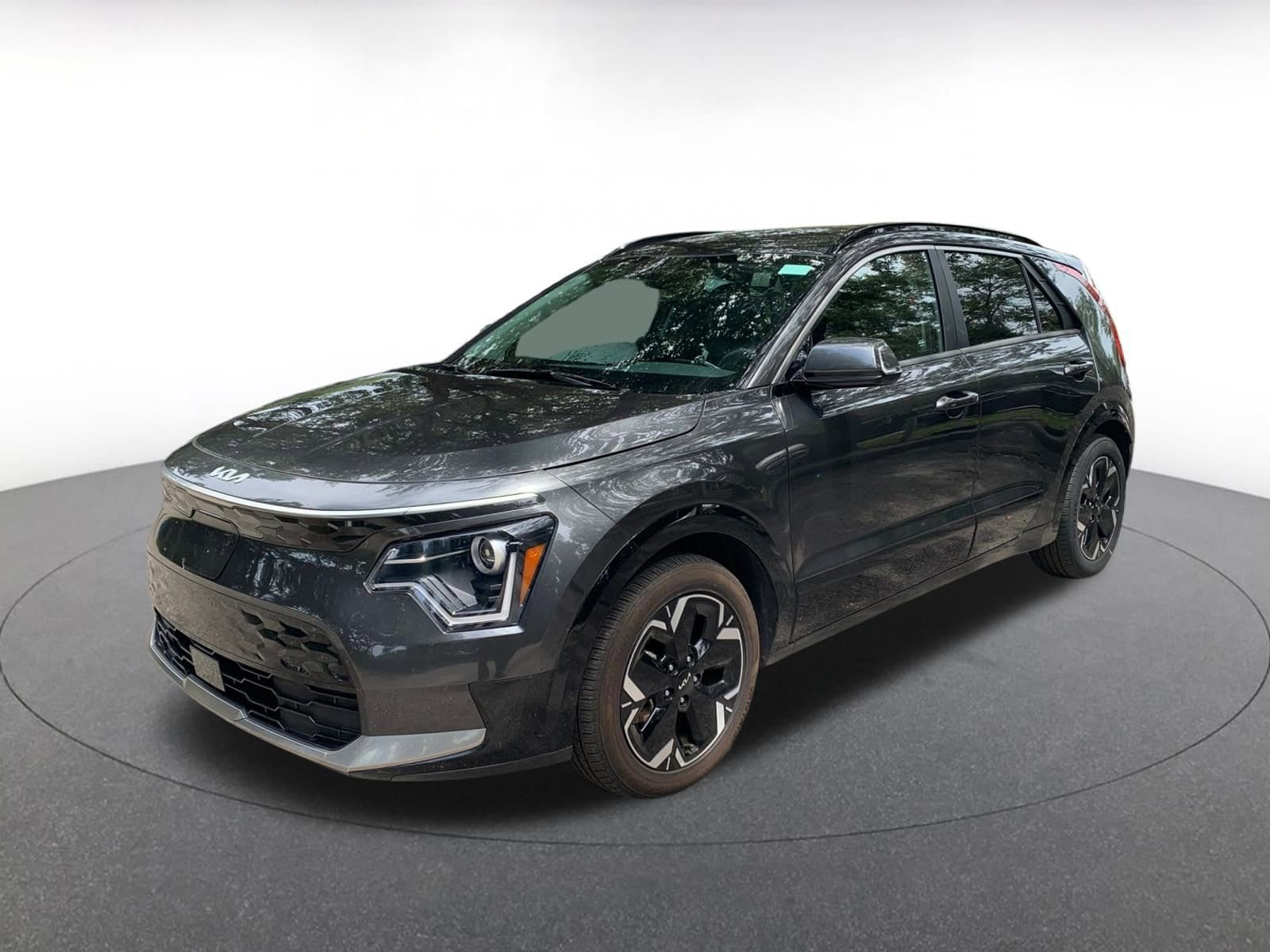 Thumbnail: 2023 Kia Niro - 3