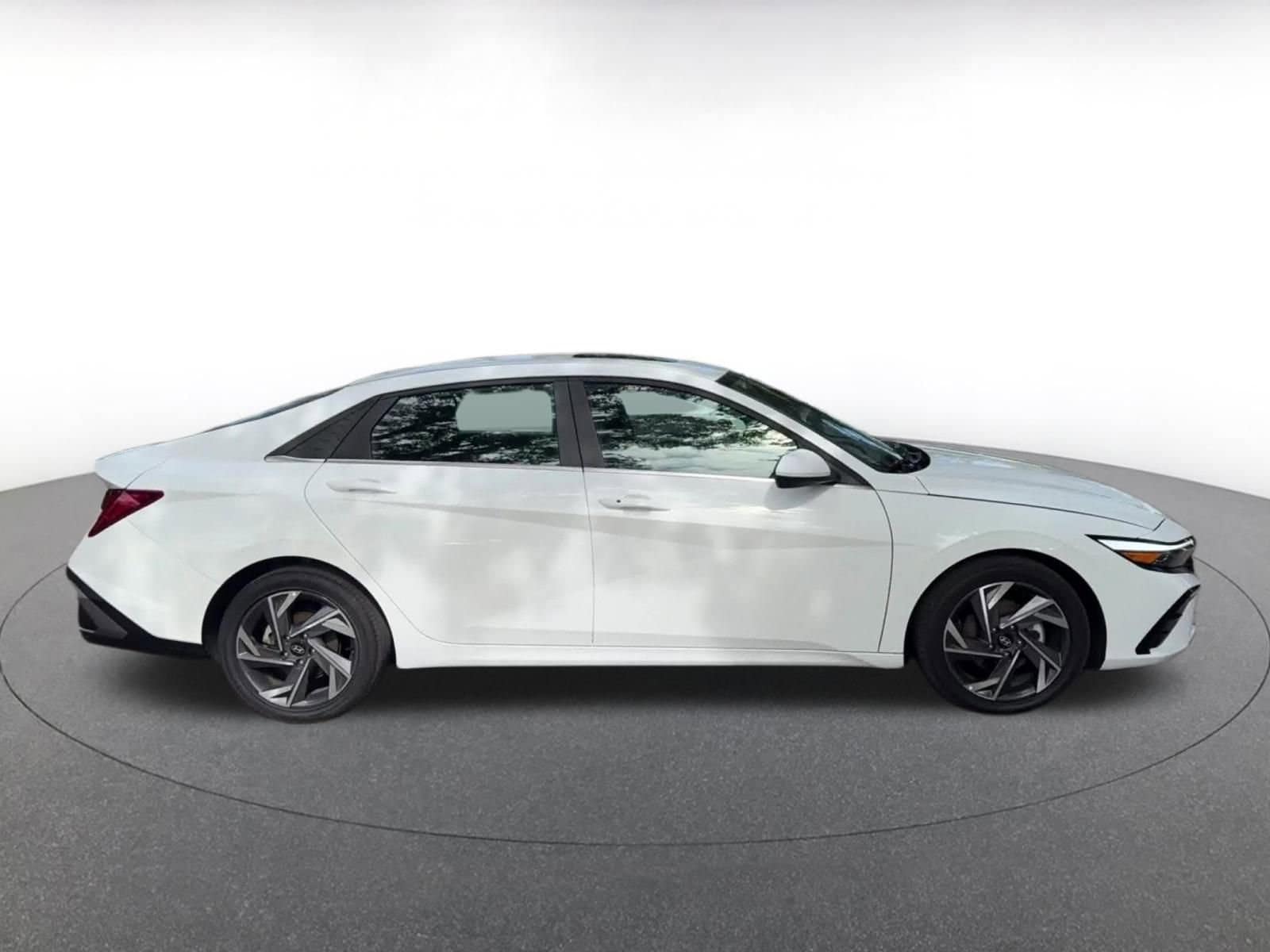 Thumbnail: 2025 Hyundai Elantra - 16