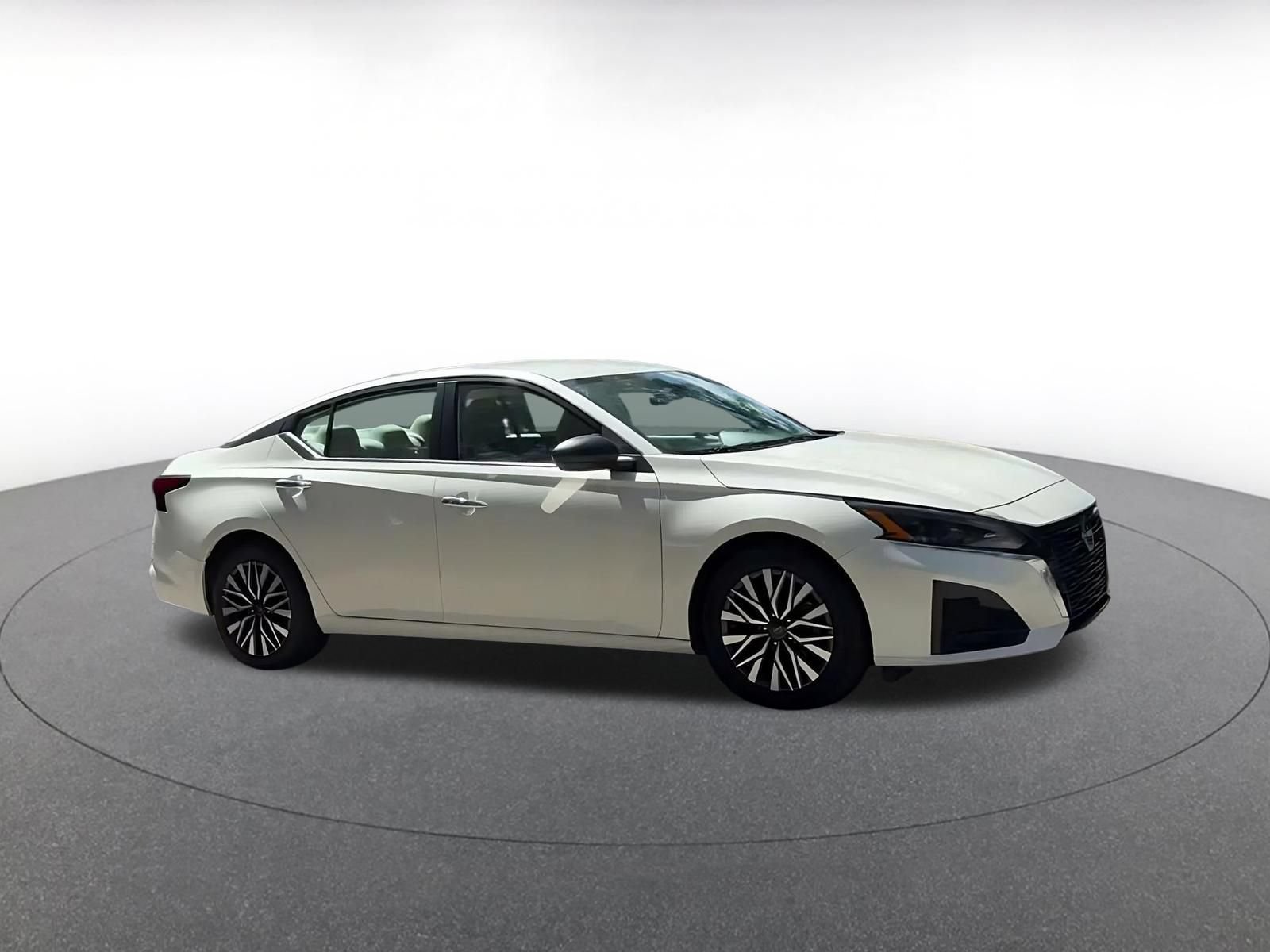 Thumbnail: 2025 Nissan Altima - 2