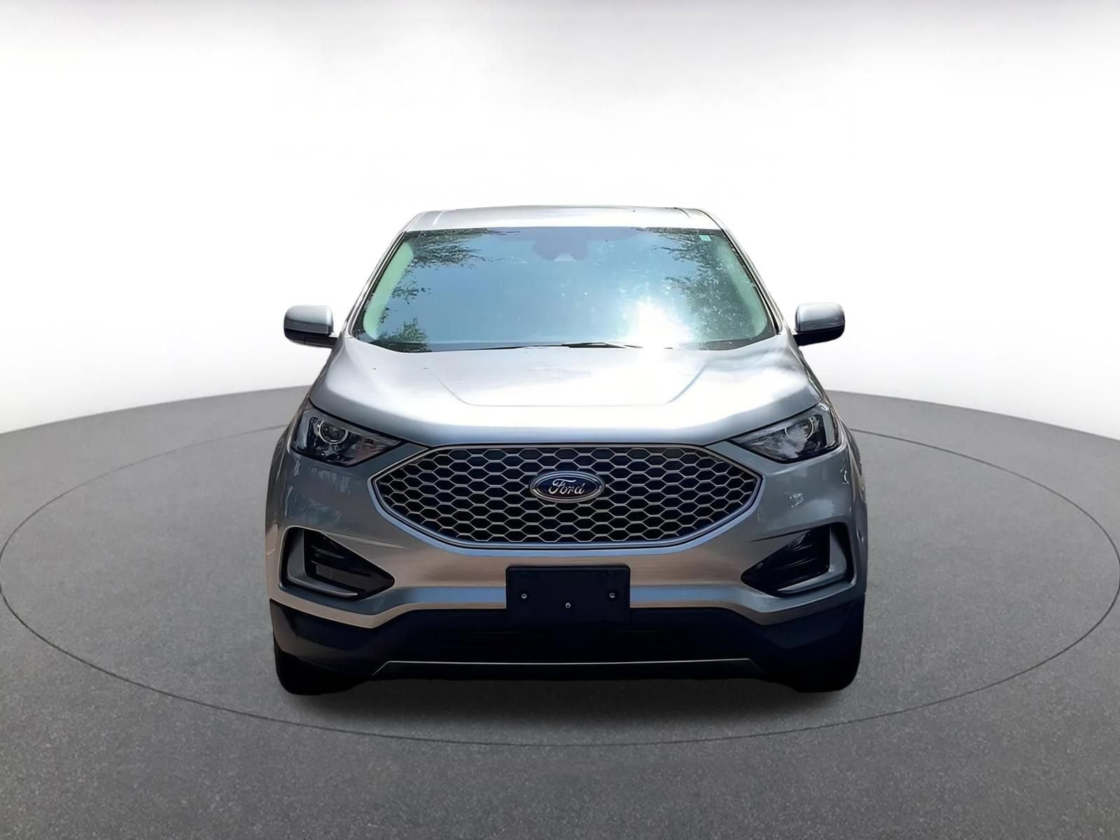 Thumbnail: 2023 Ford Edge - 4