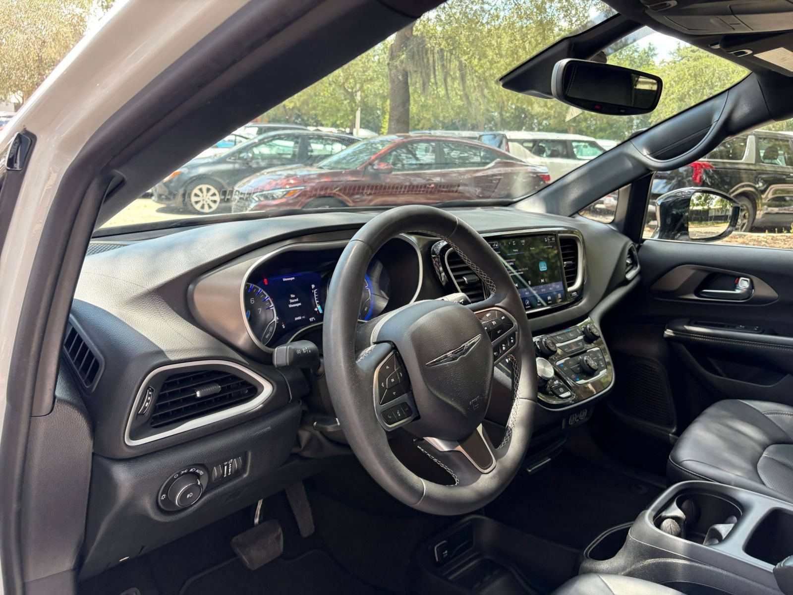 Thumbnail: 2025 Chrysler Pacifica - 32