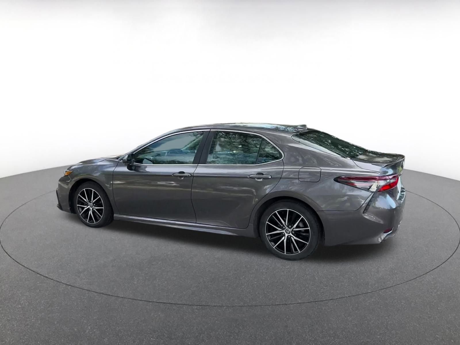 Thumbnail: 2023 Toyota Camry - 10