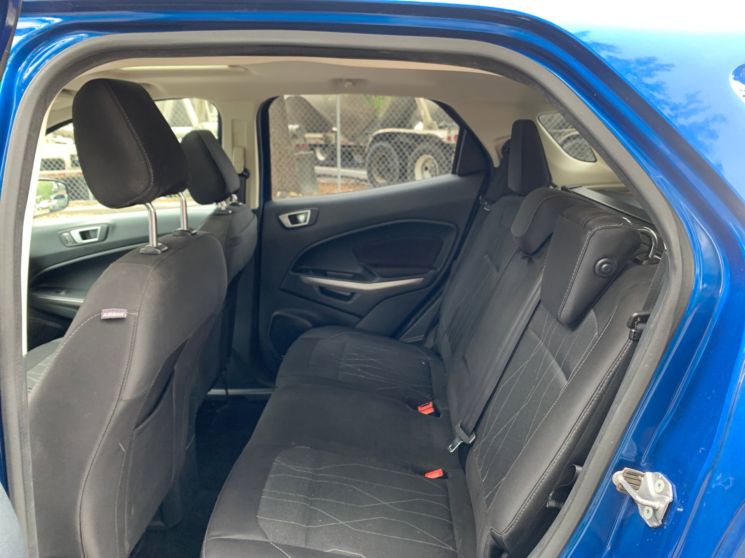 2018 Ford EcoSport SE 32