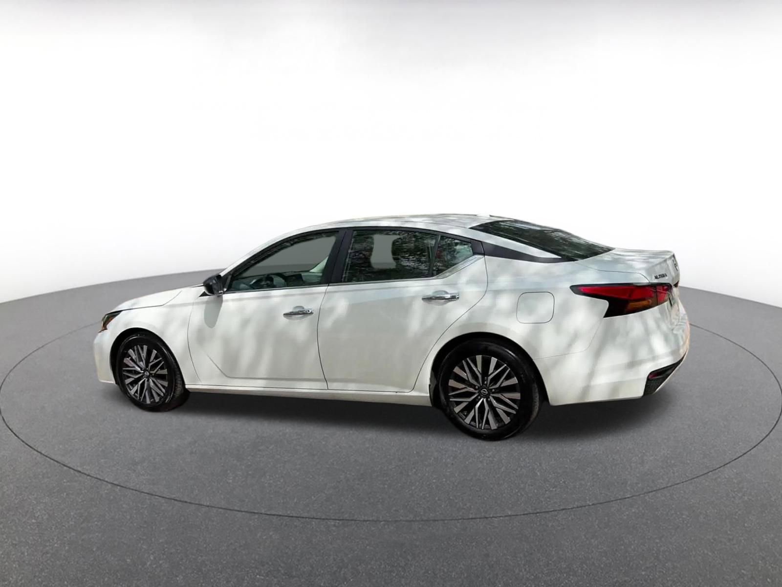 Thumbnail: 2025 Nissan Altima - 10