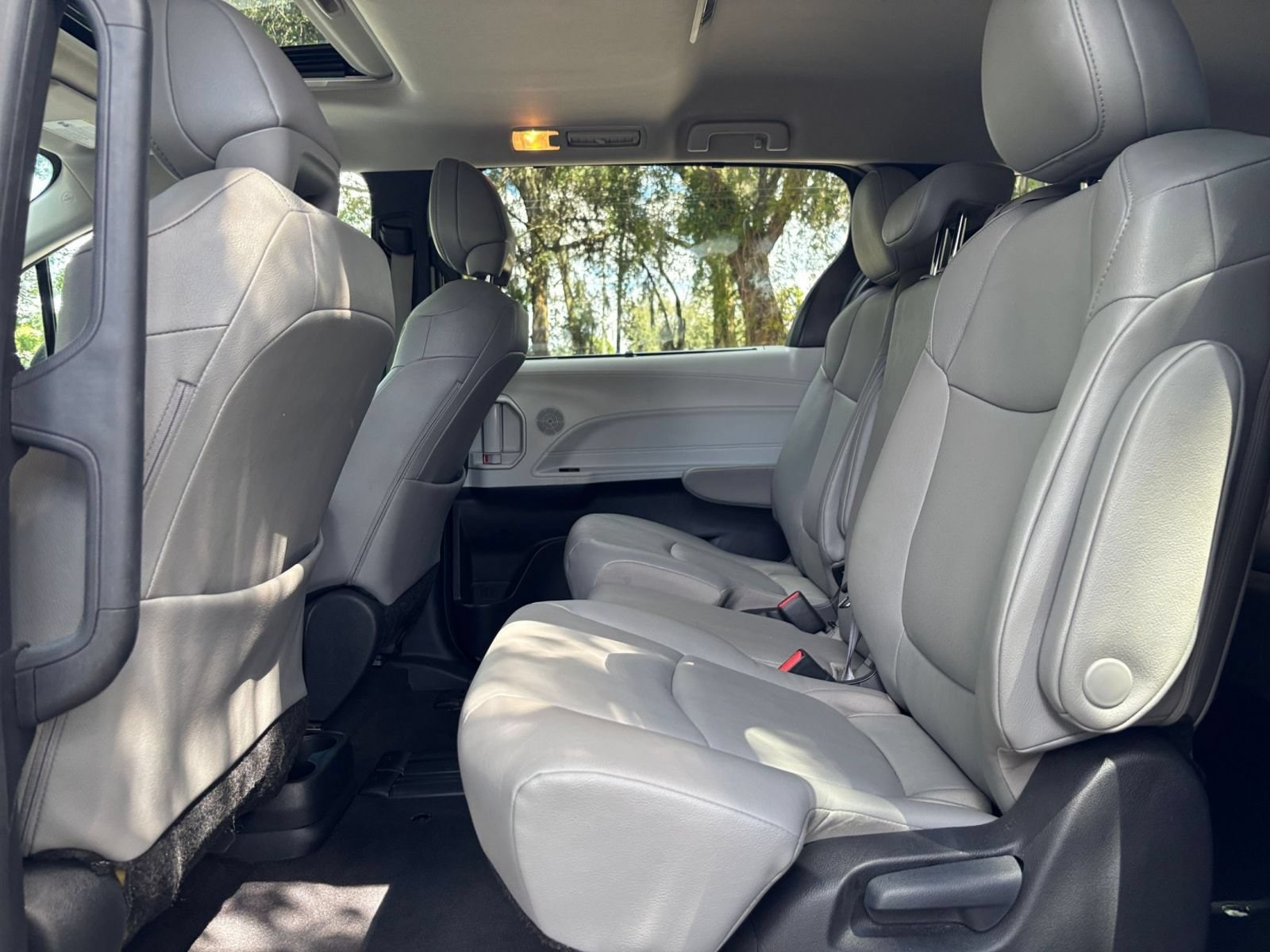 Thumbnail: 2025 Toyota Sienna - 28