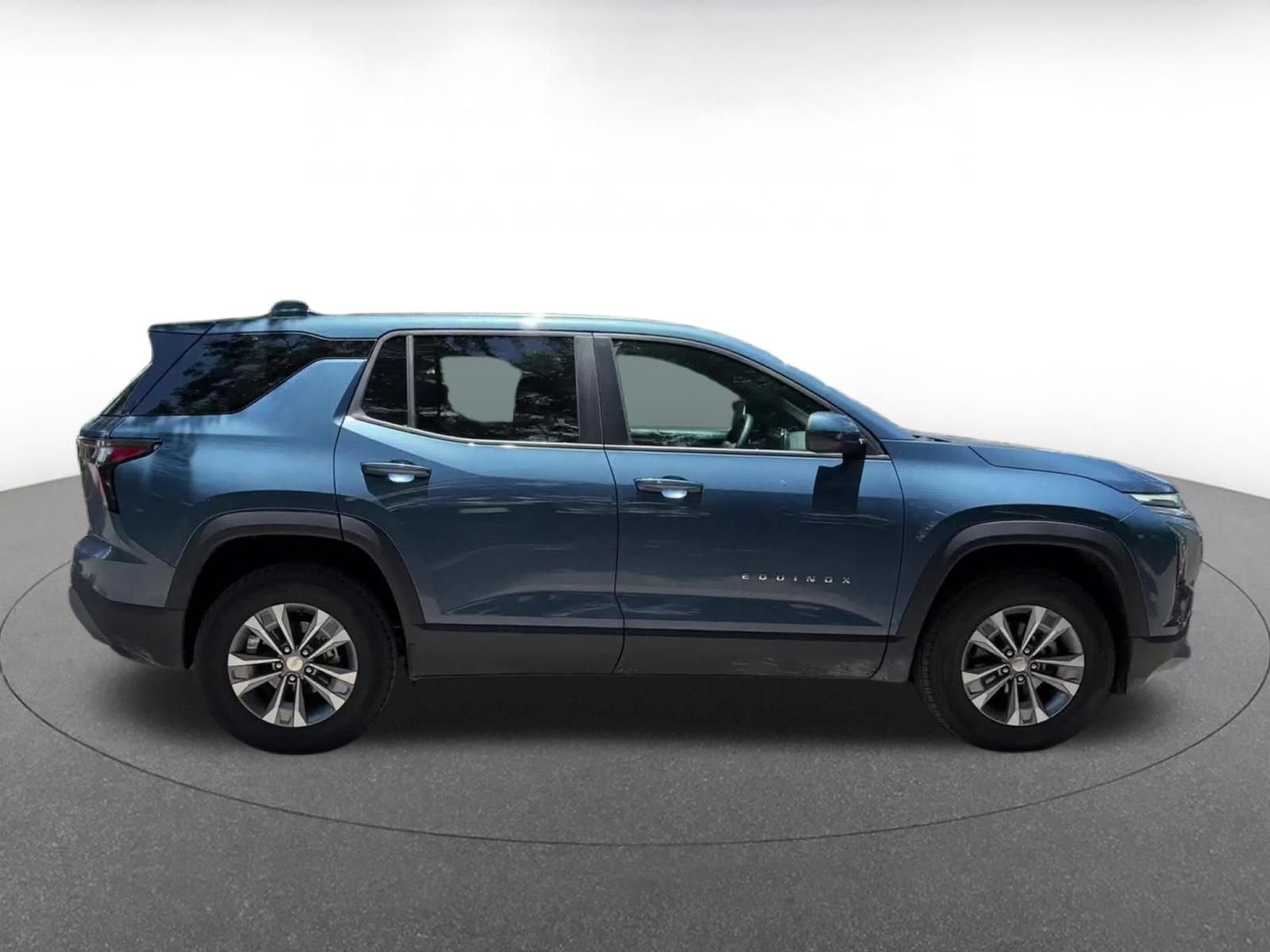 Thumbnail: 2025 Chevrolet Equinox - 16