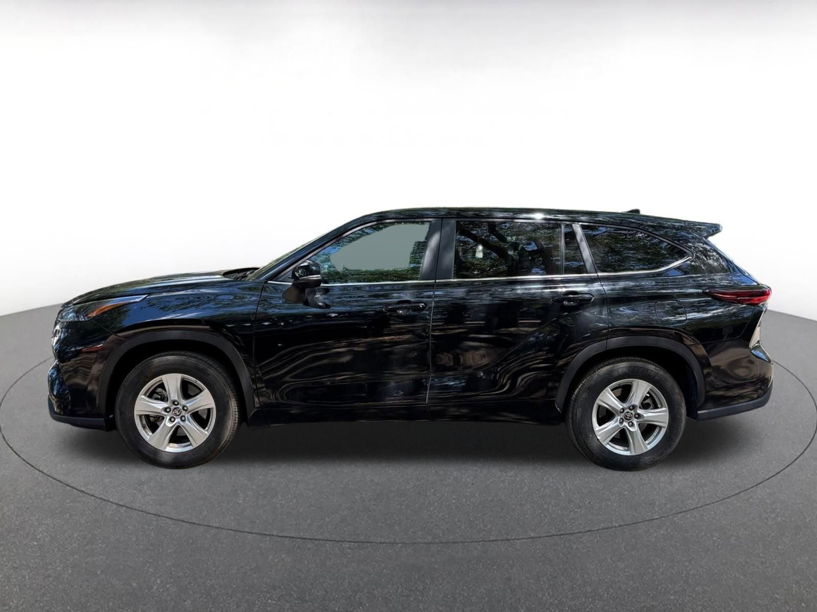 Thumbnail: 2025 Toyota Highlander - 4