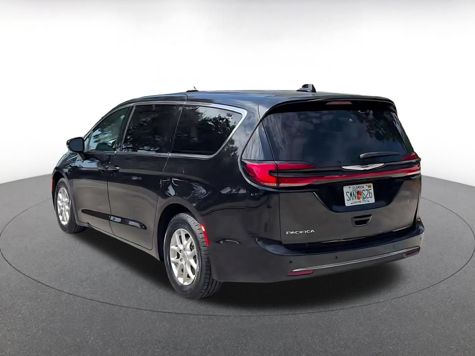 Thumbnail: 2025 Chrysler Pacifica - 9