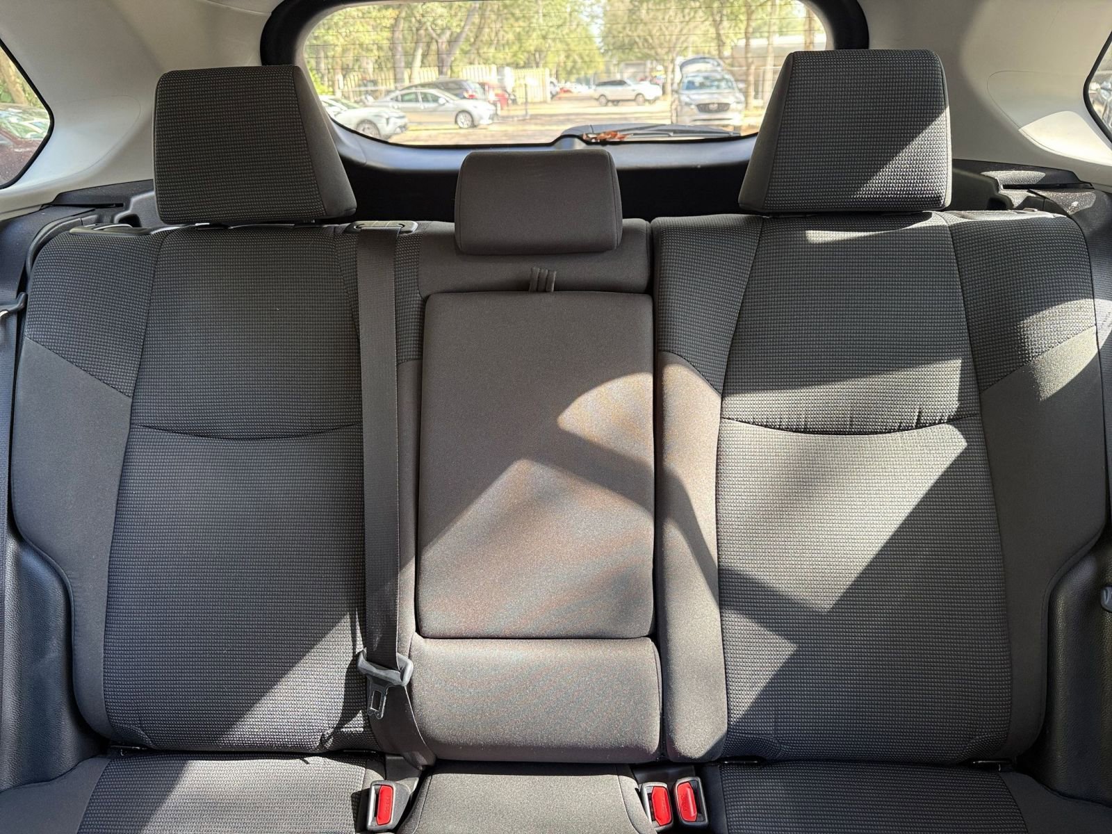 Thumbnail: 2025 Toyota RAV4 - 32