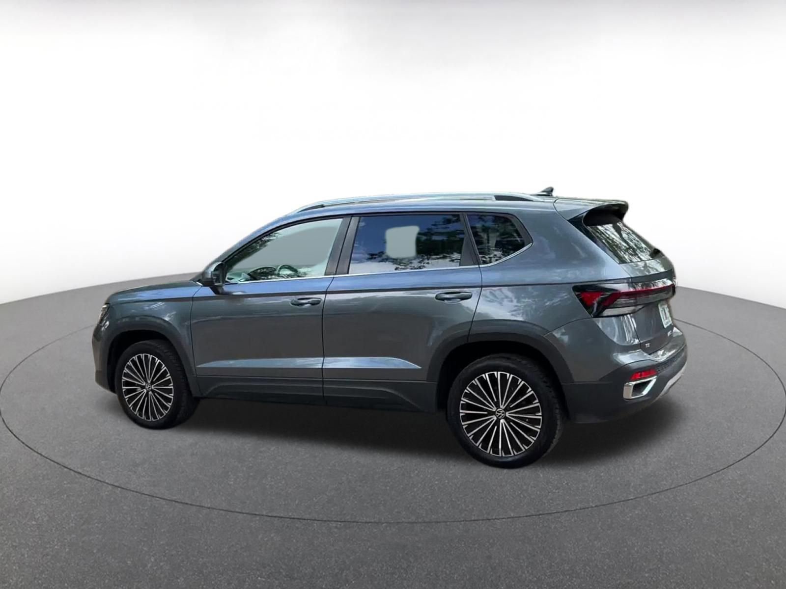 Thumbnail: 2025 Volkswagen Taos - 10