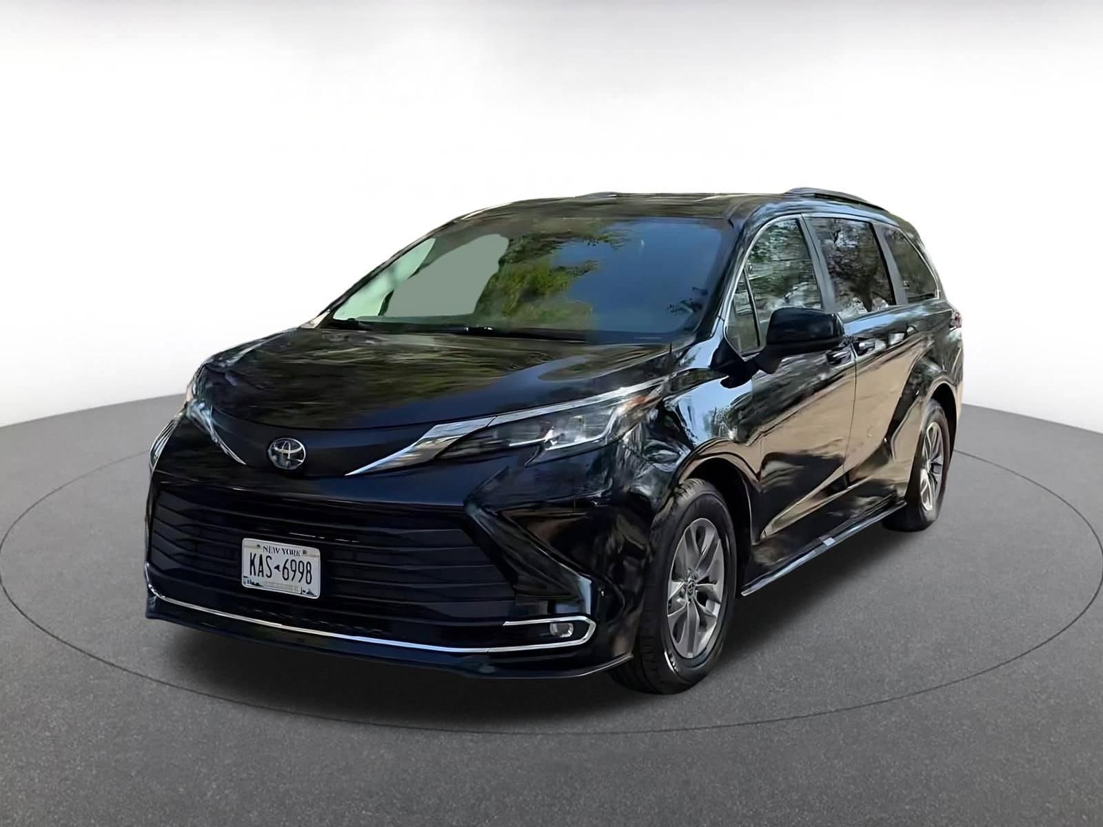 Thumbnail: 2023 Toyota Sienna - 7