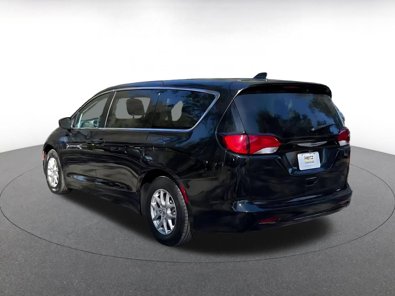 Thumbnail: 2024 Chrysler Voyager - 11