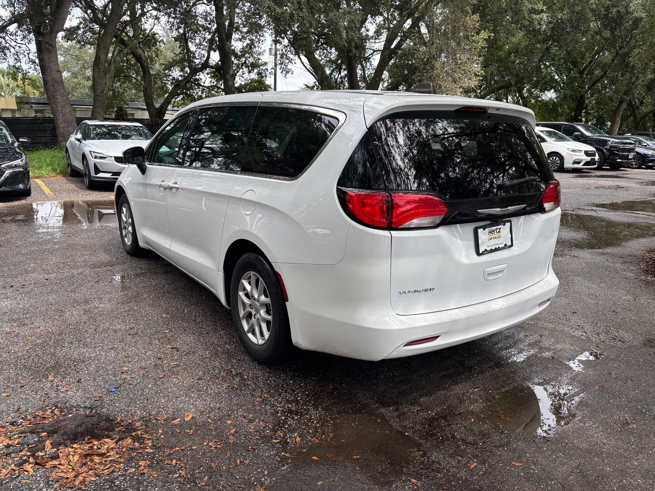 Thumbnail: 2023 Chrysler Voyager - 15