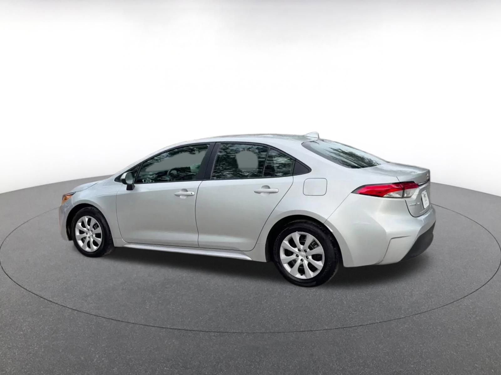 Thumbnail: 2025 Toyota Corolla - 10