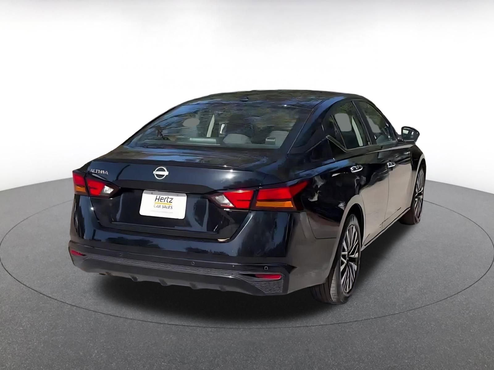 Thumbnail: 2025 Nissan Altima - 15