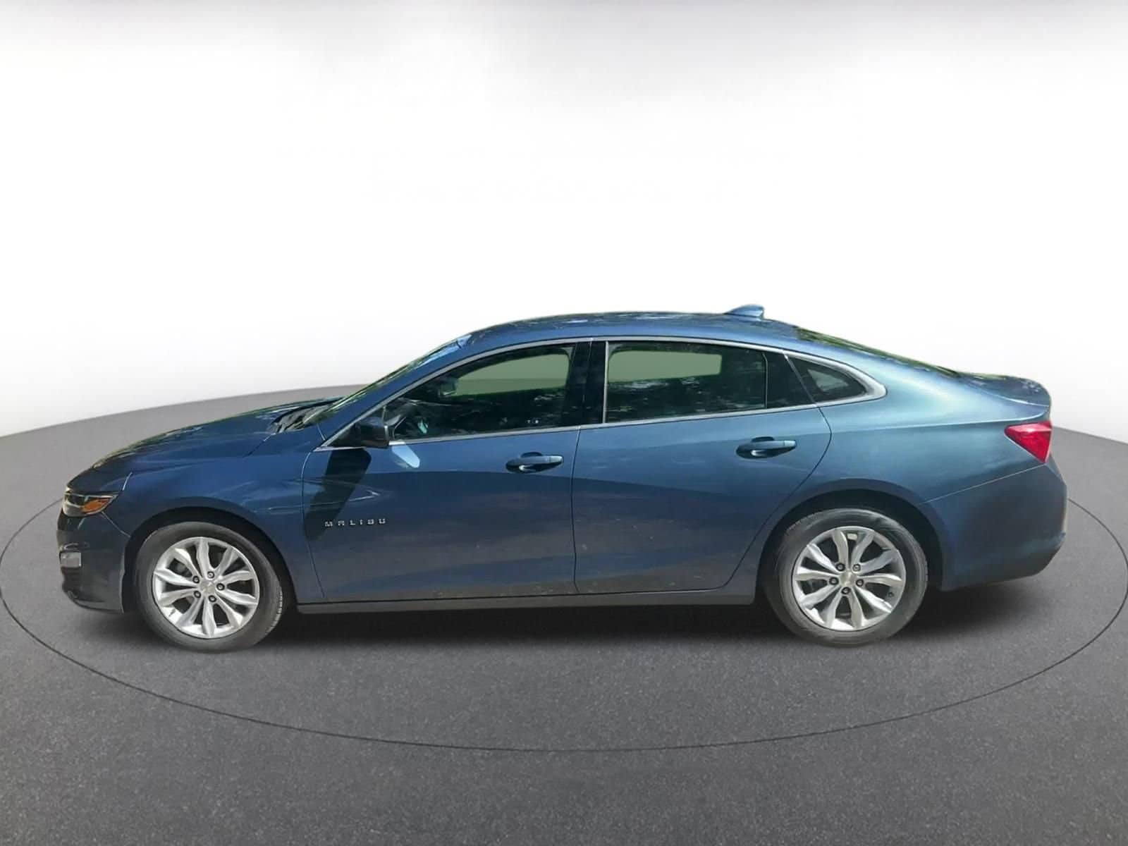 Thumbnail: 2024 Chevrolet Malibu - 12