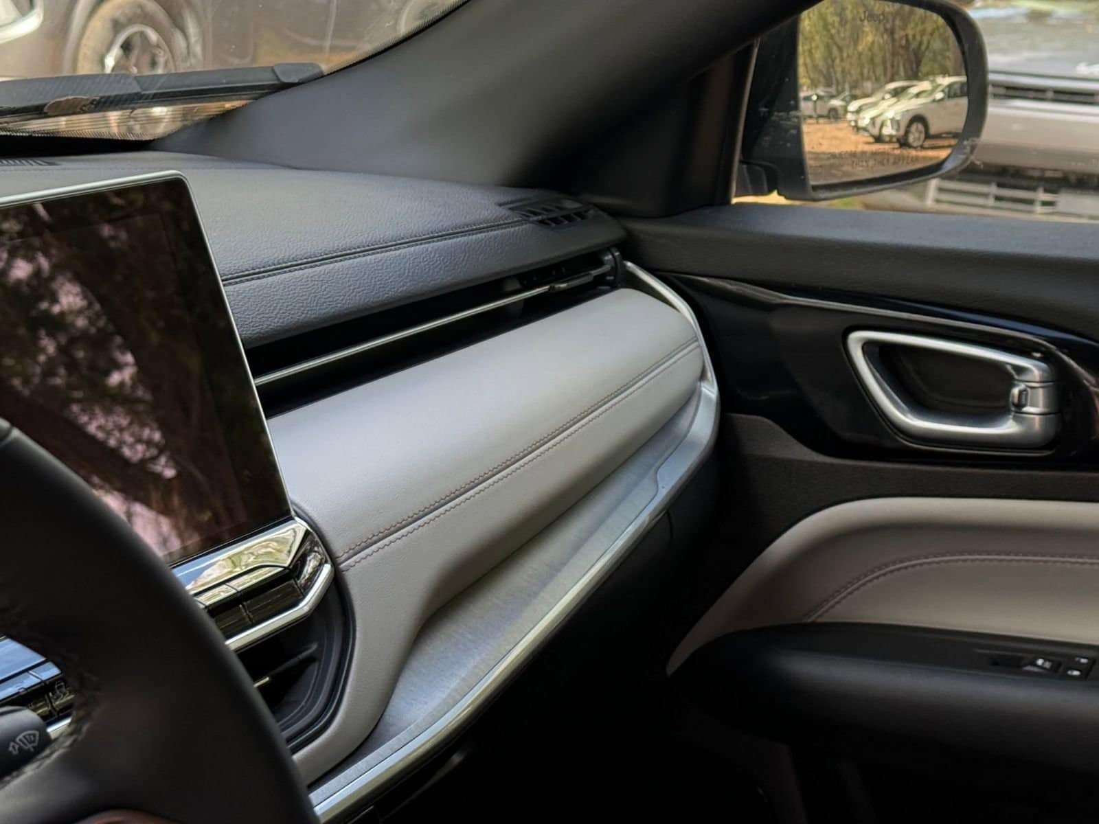 Thumbnail: 2025 Jeep Compass - 31