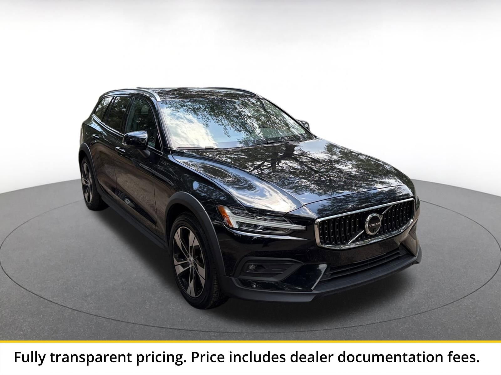 Thumbnail: 2025 Volvo S60 - 1