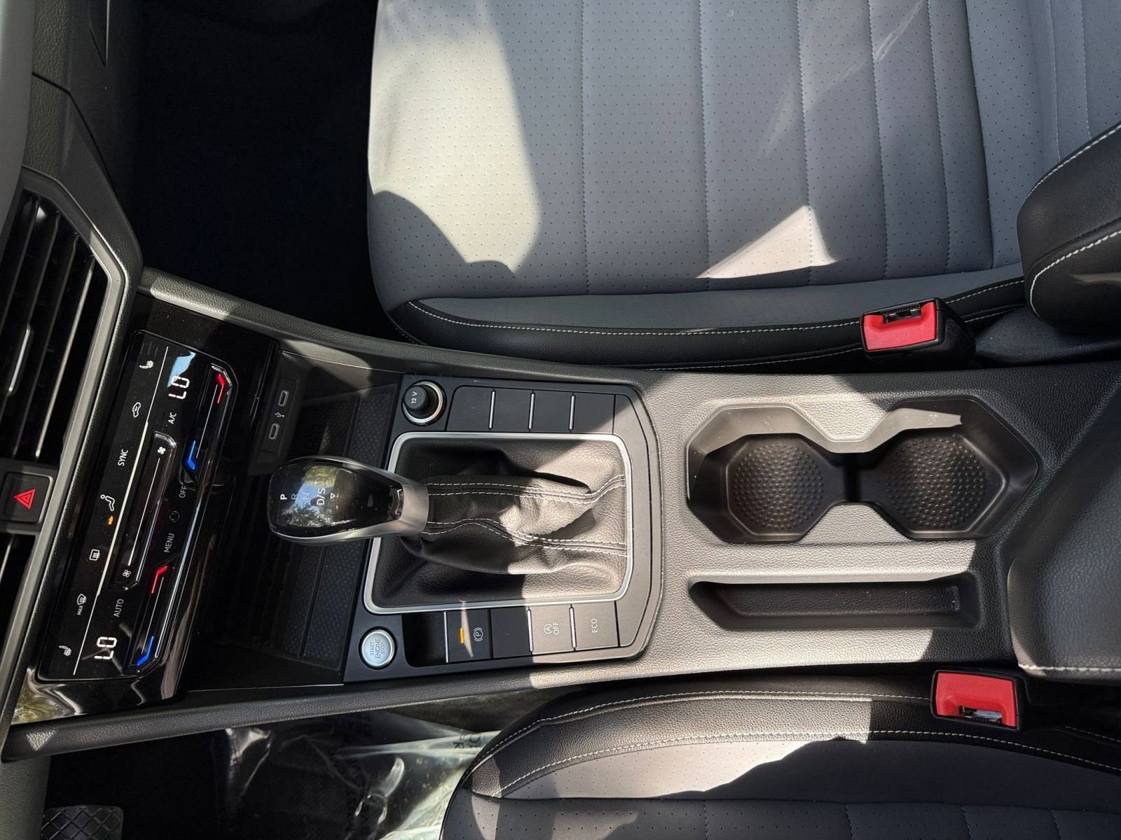 Thumbnail: 2025 Volkswagen Jetta - 35