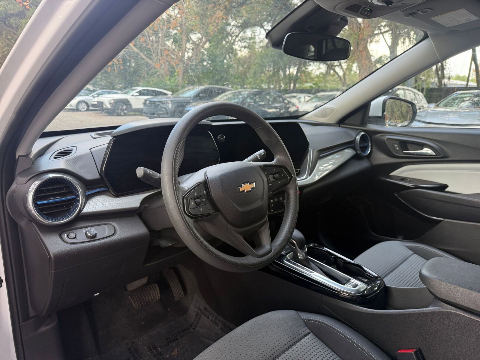 Thumbnail: 2025 Chevrolet Trax - 28