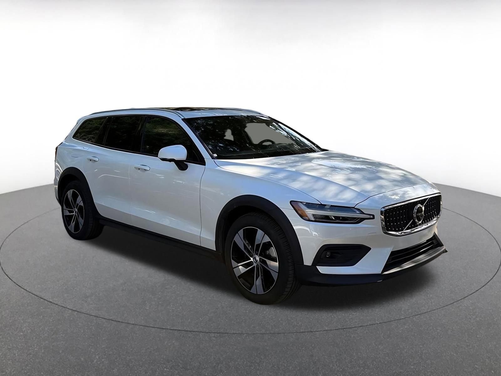 Thumbnail: 2025 Volvo S60 - 1