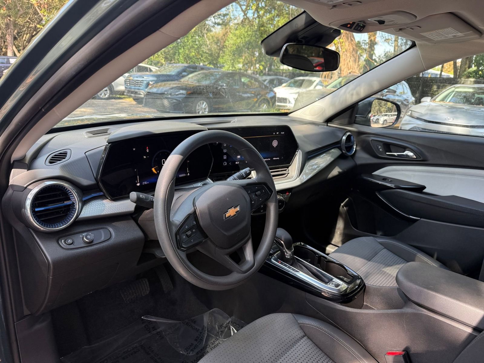 Thumbnail: 2025 Chevrolet Trax - 28