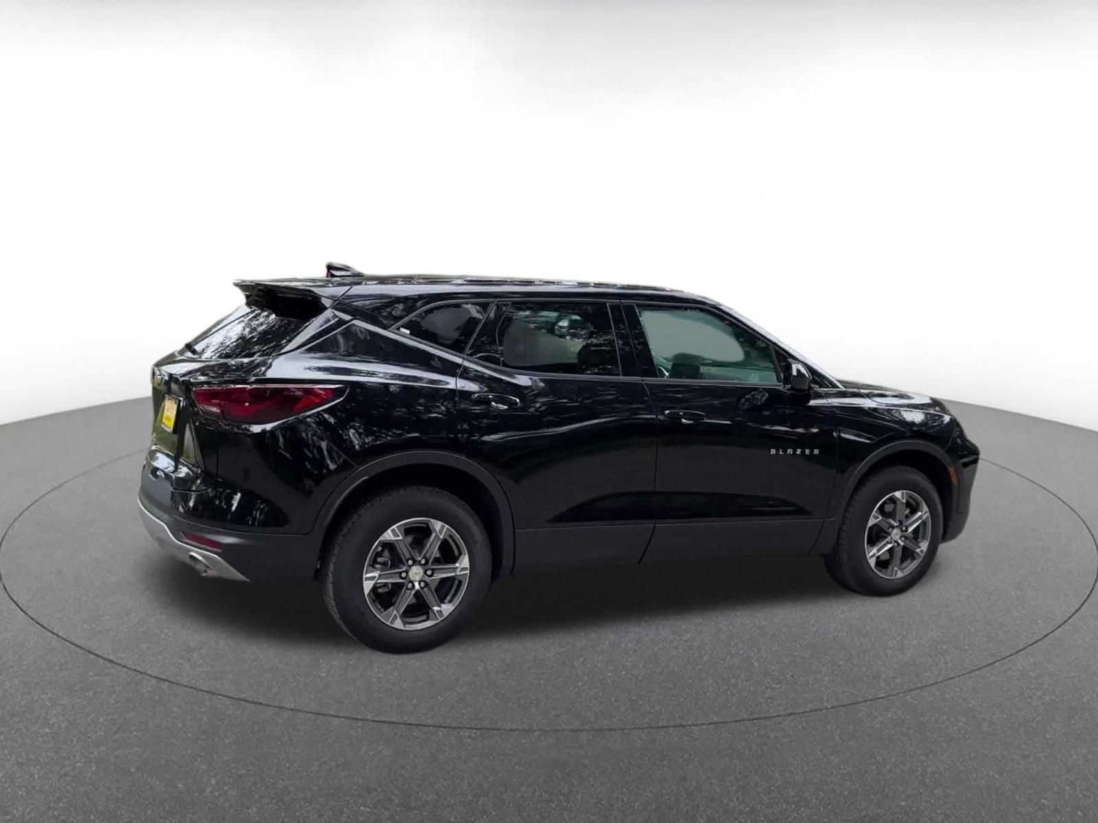 Thumbnail: 2026 Chevrolet Blazer - 15