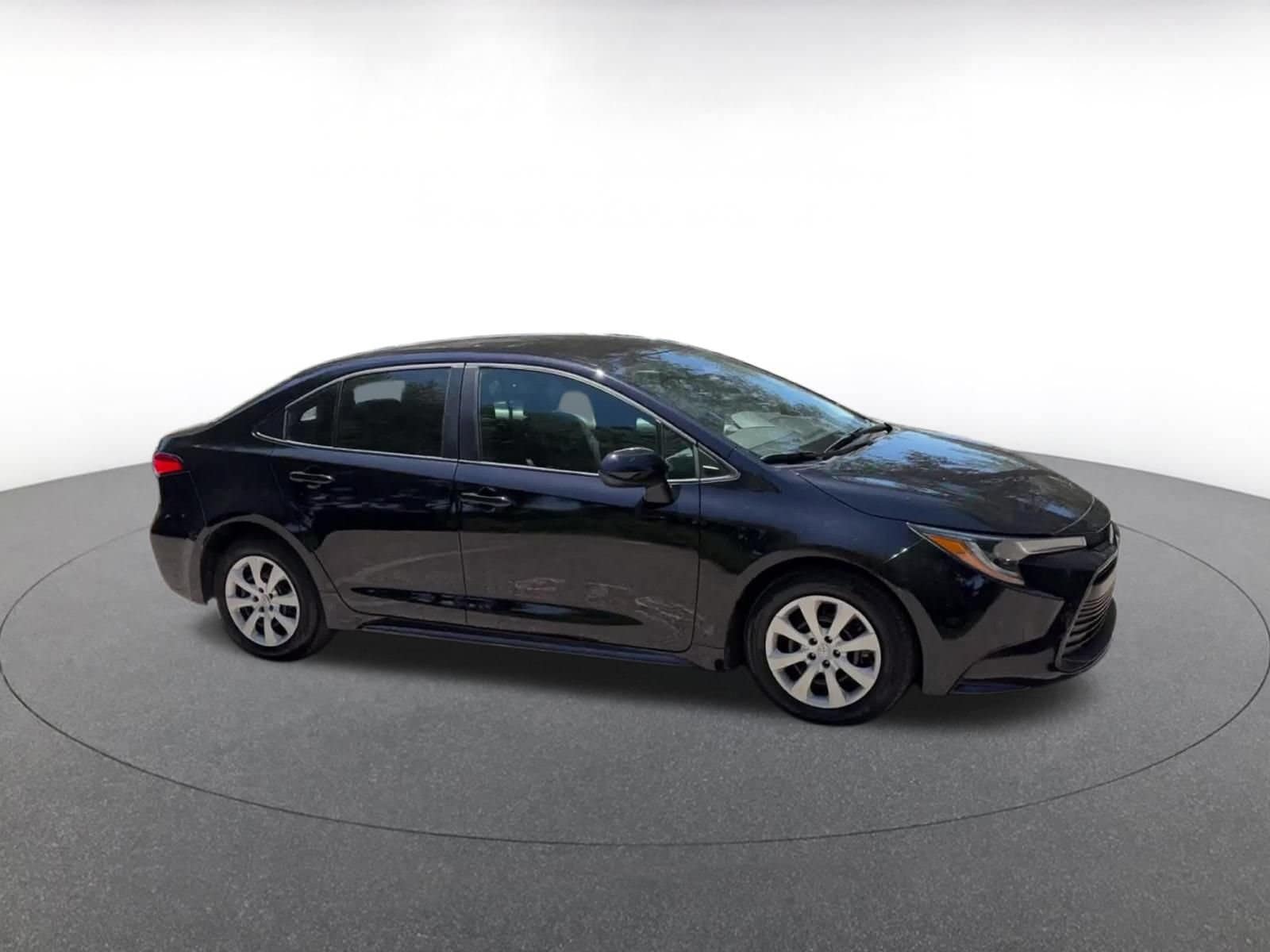 Thumbnail: 2025 Toyota Corolla - 2