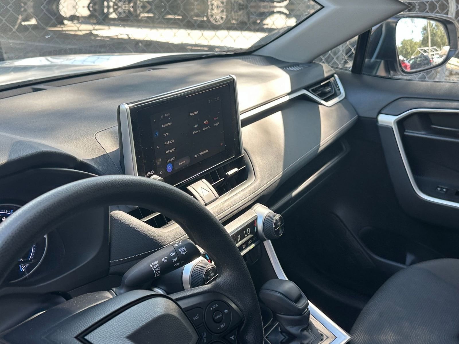 Thumbnail: 2025 Toyota RAV4 - 29