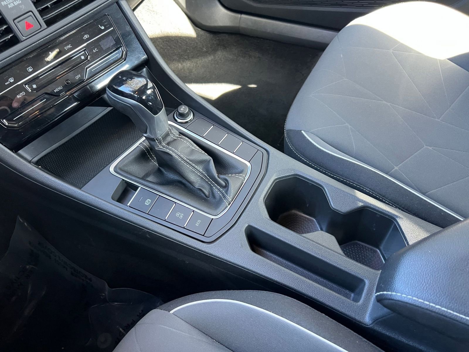 Thumbnail: 2025 Volkswagen Jetta - 35