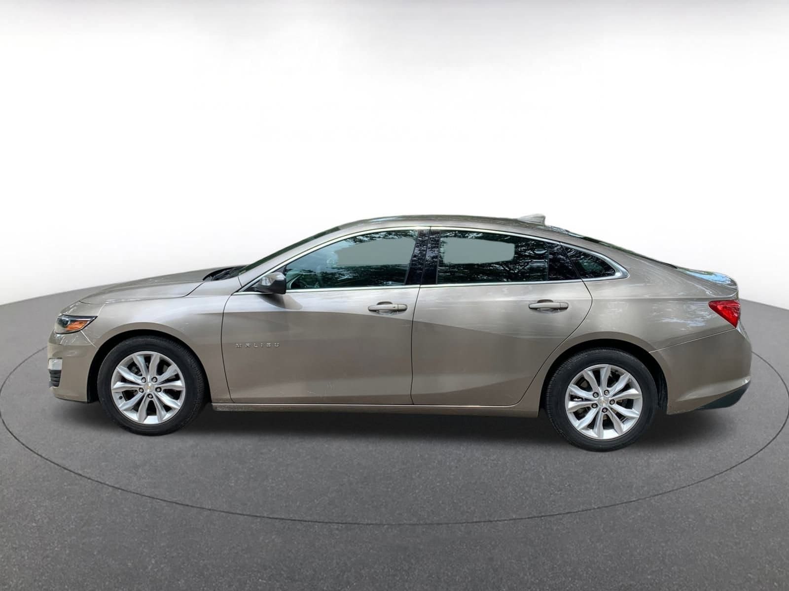 Thumbnail: 2023 Chevrolet Malibu - 4