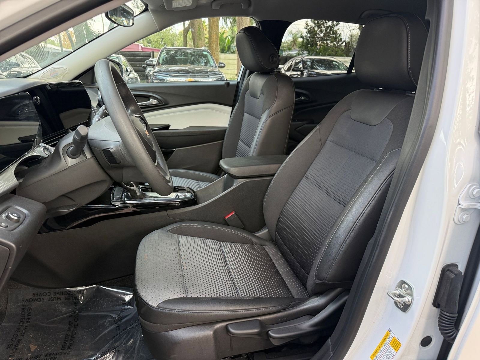 Thumbnail: 2025 Chevrolet Trax - 30