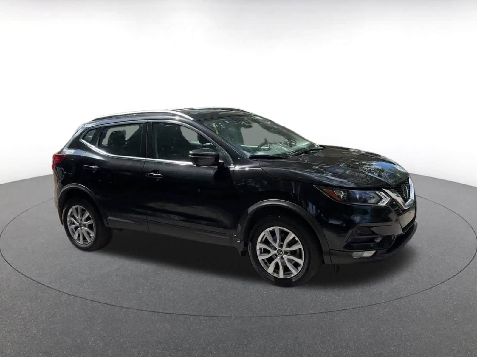 2022 Nissan Rogue Sport SV 2