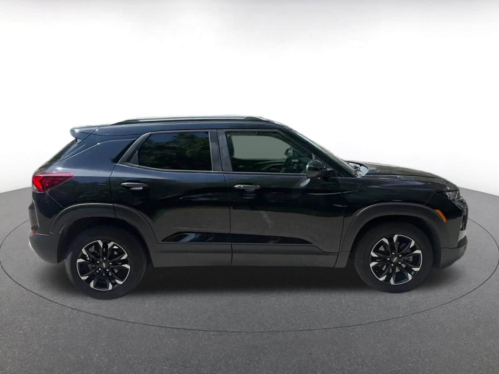 Thumbnail: 2023 Chevrolet TrailBlazer - 16