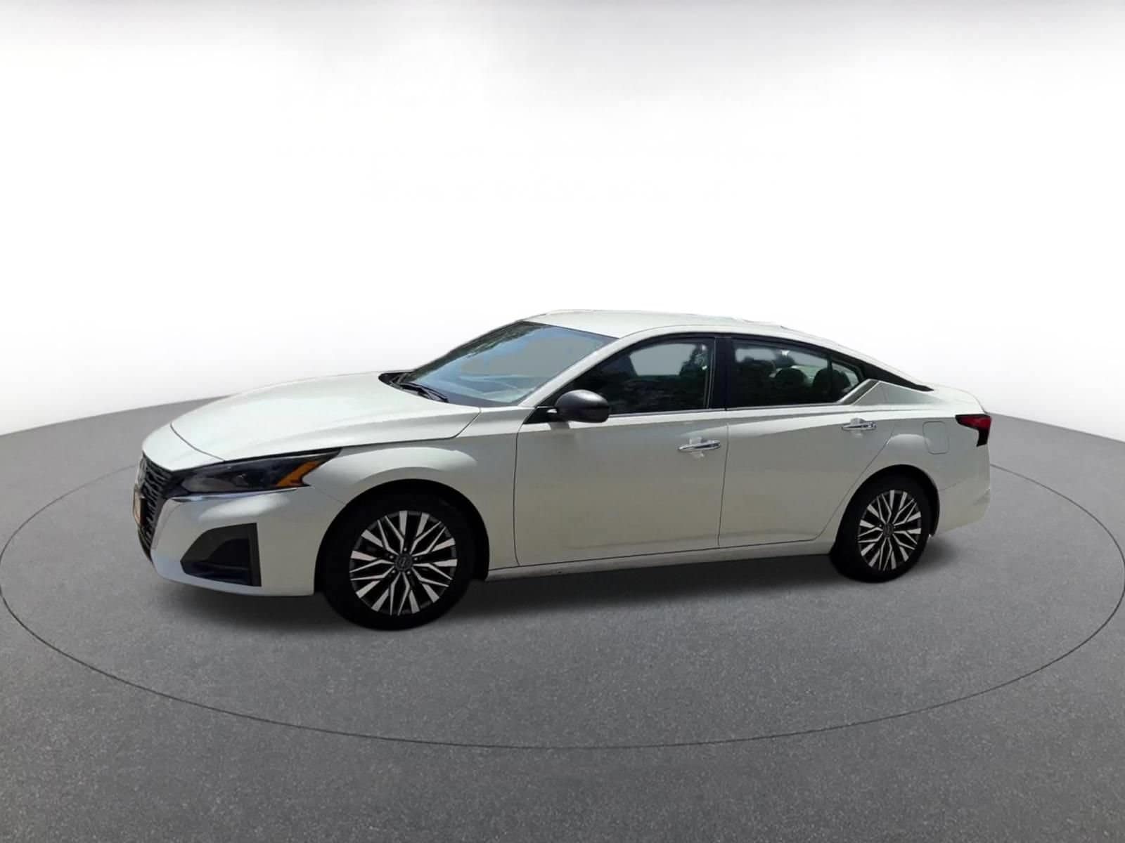 Thumbnail: 2025 Nissan Altima - 8