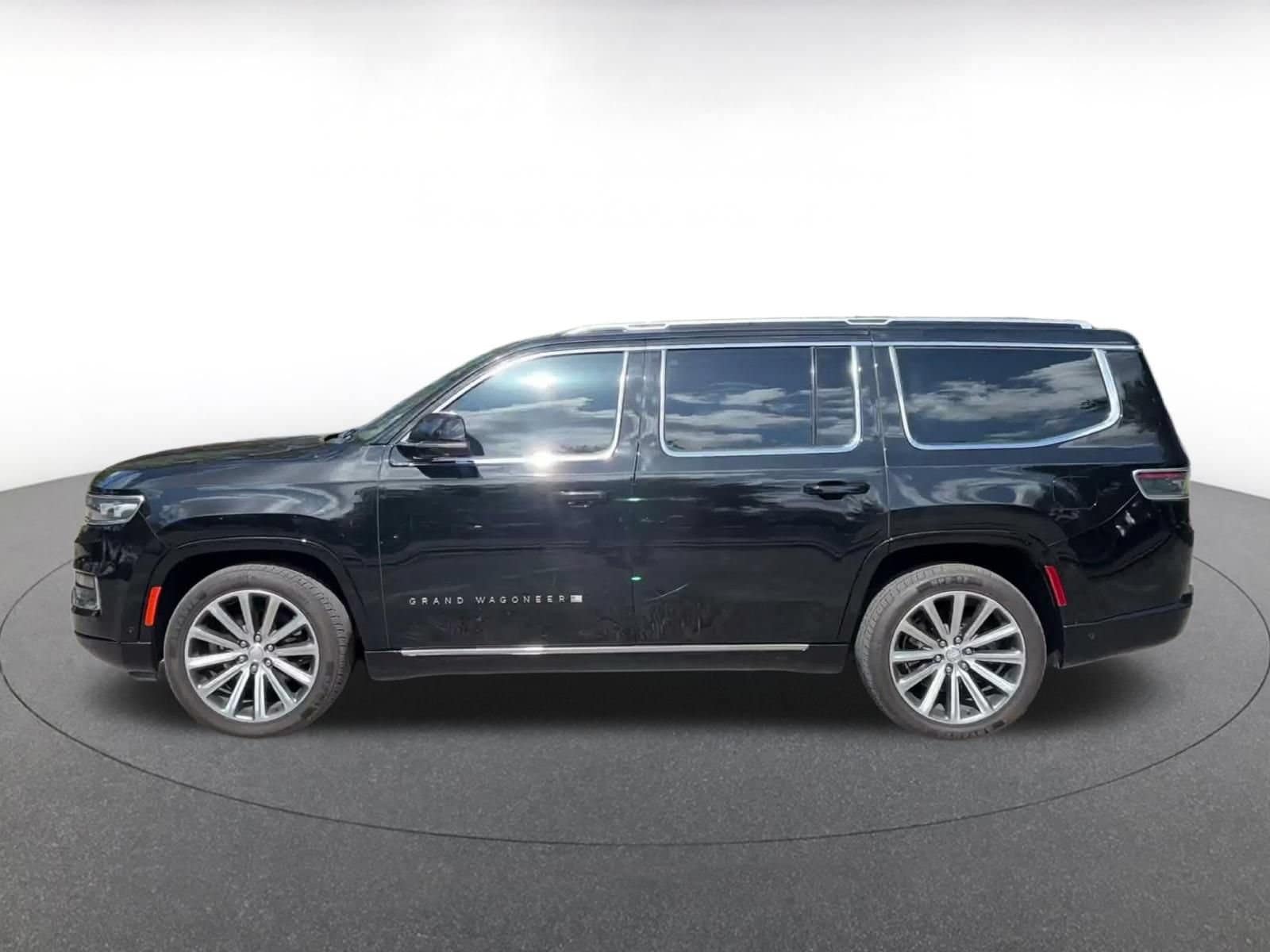 Thumbnail: 2023 Jeep Grand Wagoneer - 9