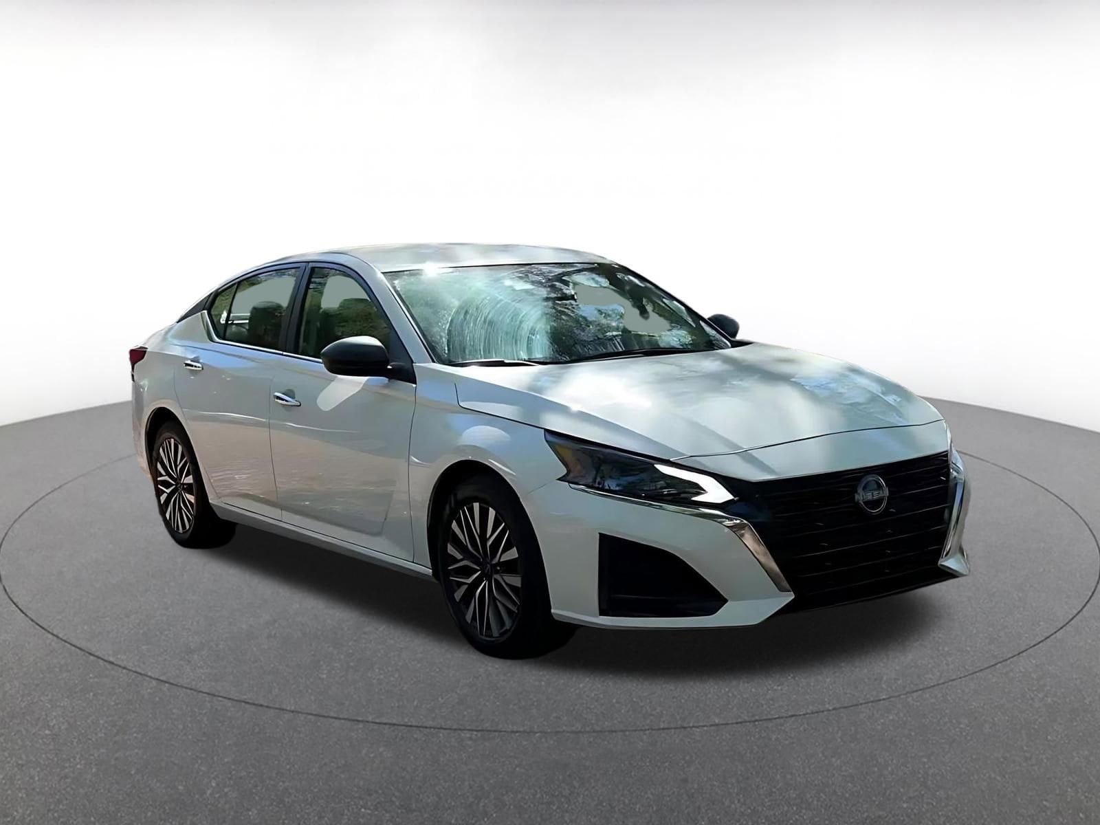 Thumbnail: 2025 Nissan Altima - 3