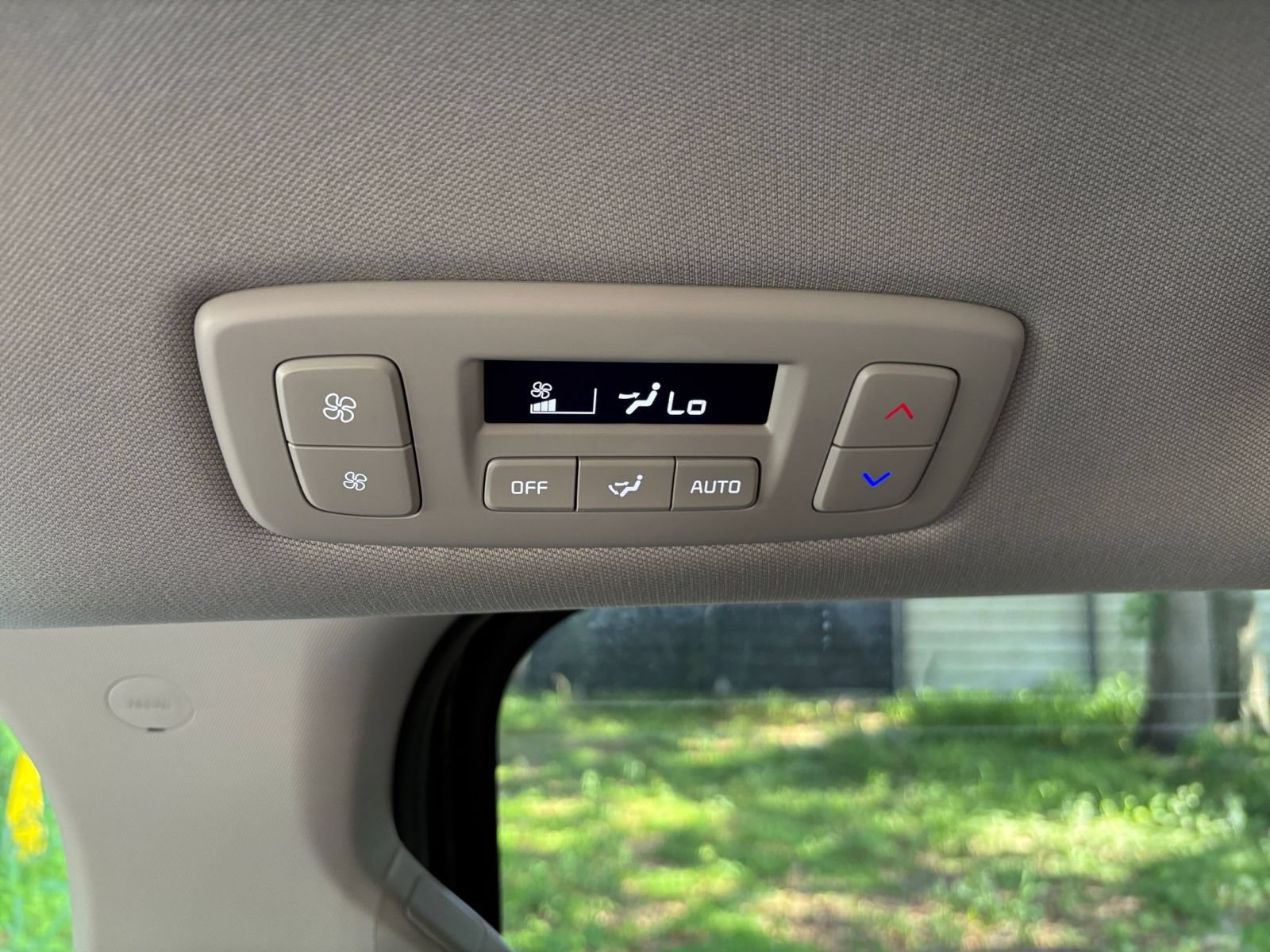 Thumbnail: 2026 Kia Carnival - 25