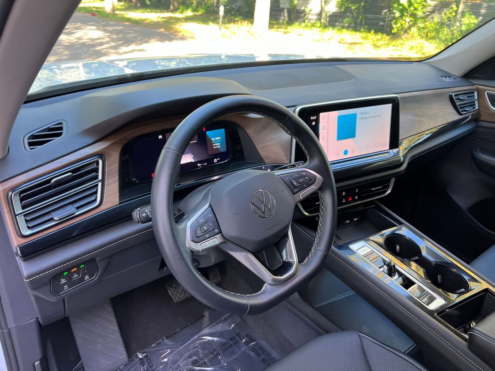 Thumbnail: 2025 Volkswagen Atlas - 28