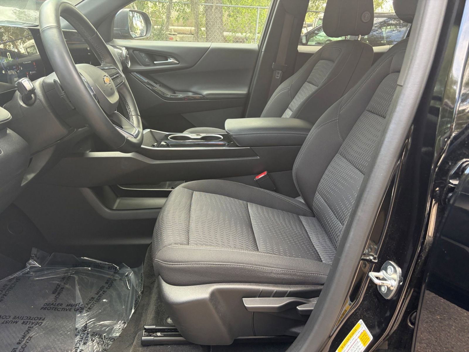 Thumbnail: 2025 Chevrolet Equinox - 25