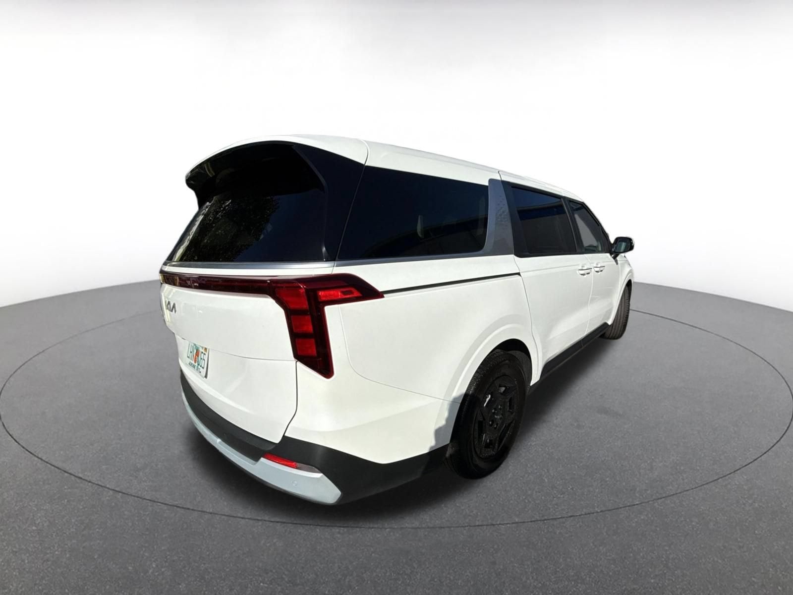 Thumbnail: 2026 Kia Carnival - 8