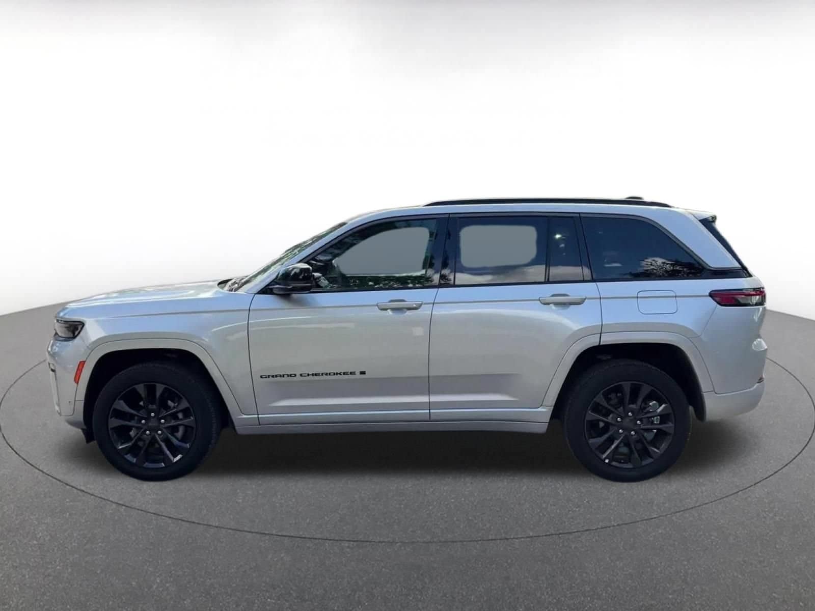 Thumbnail: 2026 Jeep Grand Cherokee - 8
