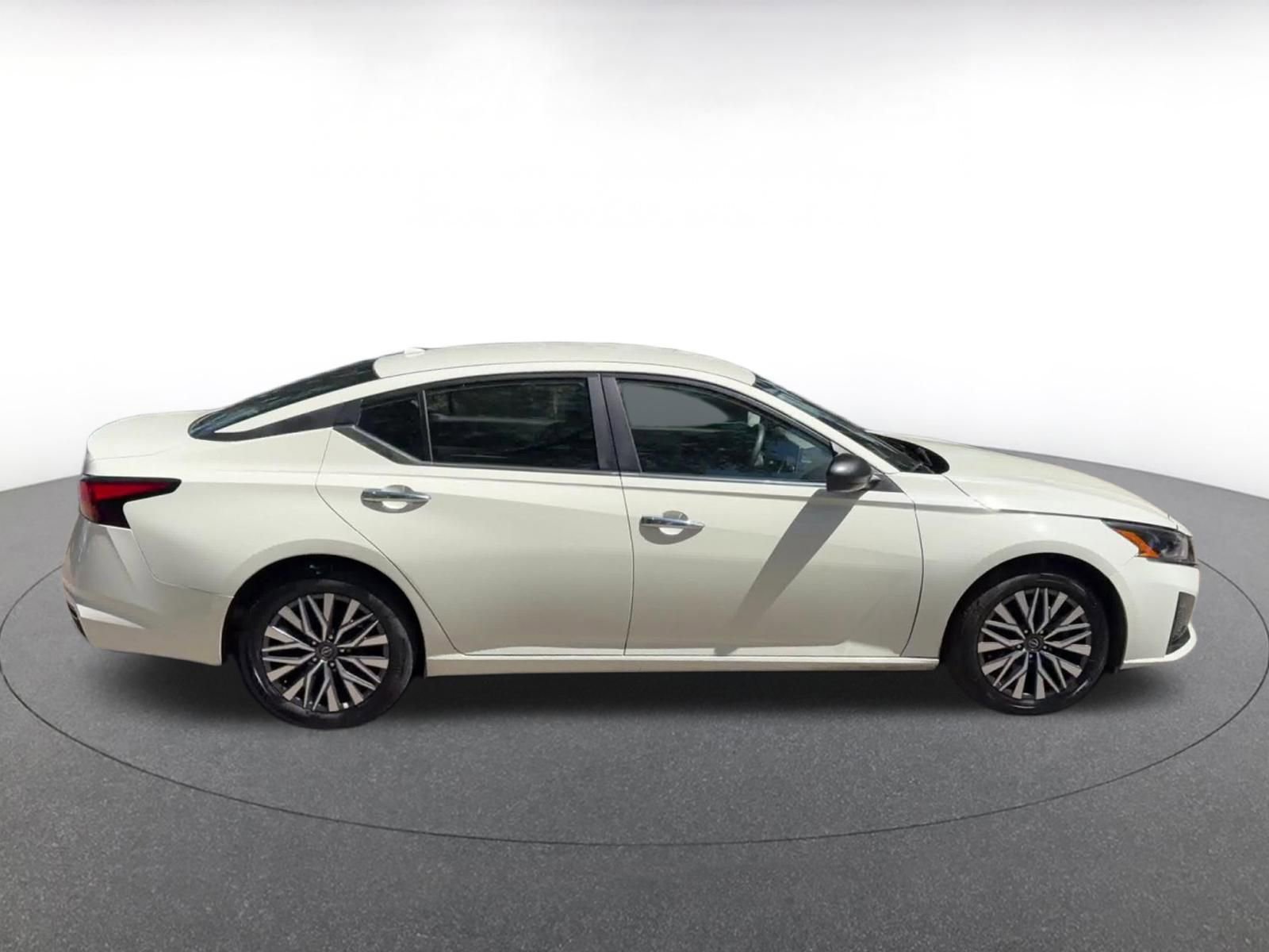 Thumbnail: 2025 Nissan Altima - 16