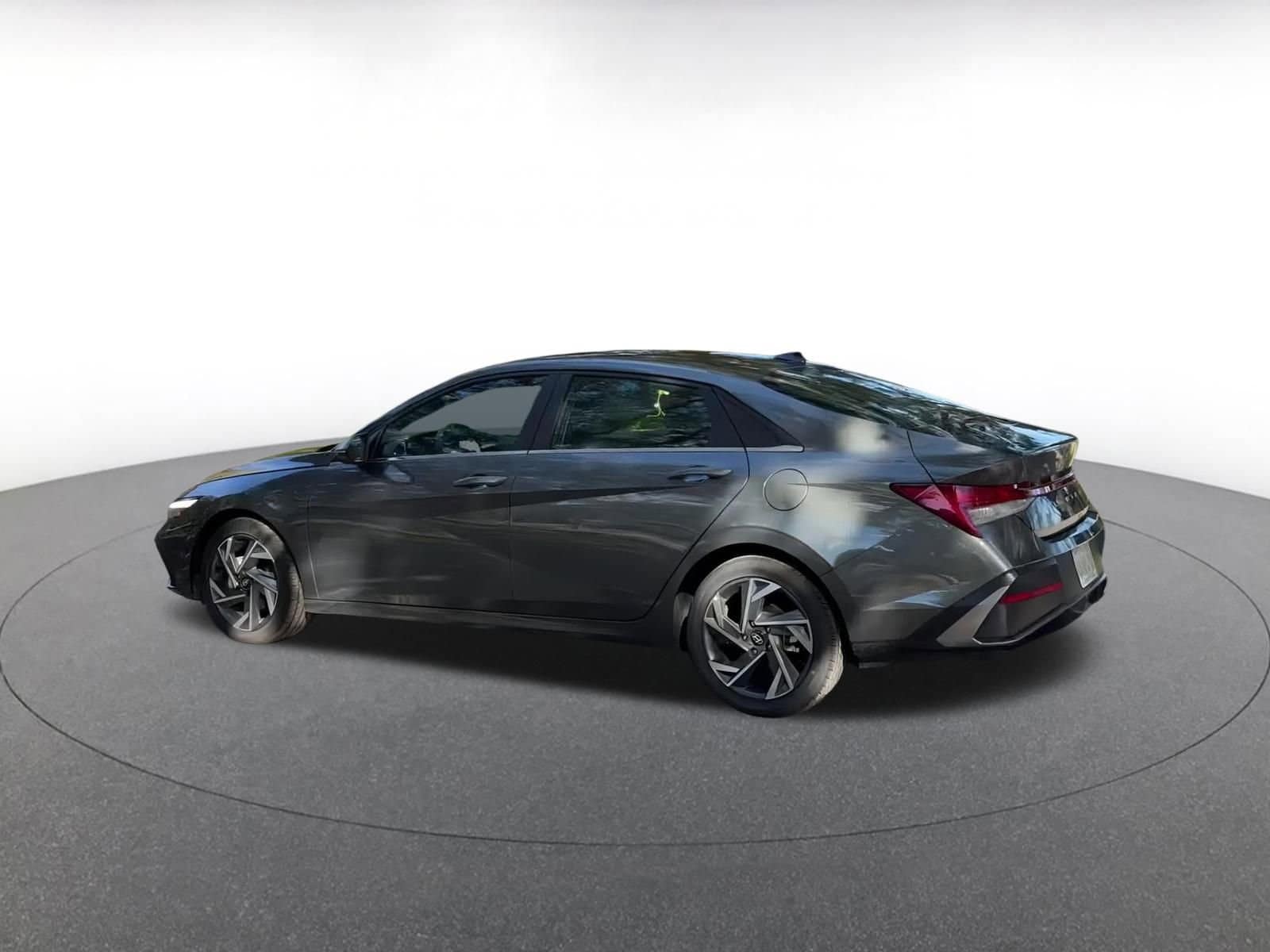 Thumbnail: 2025 Hyundai Elantra - 10