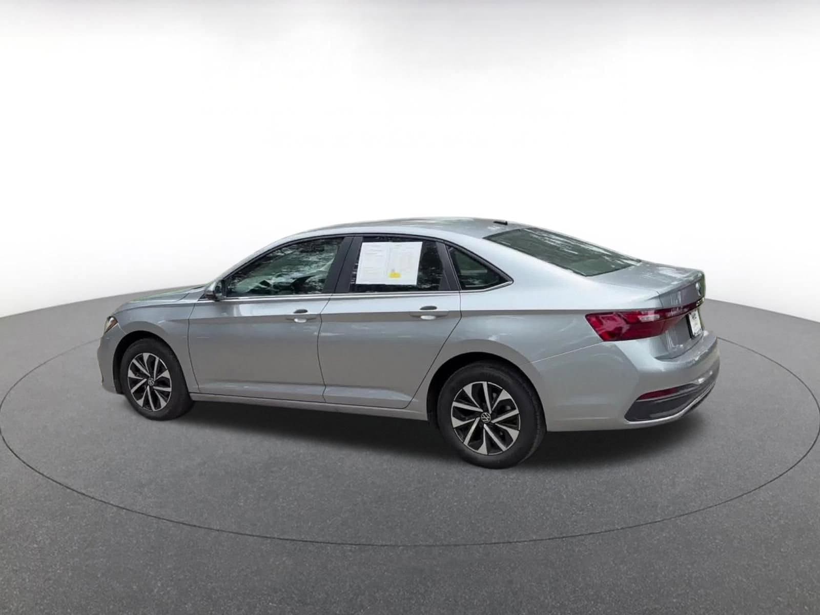 Thumbnail: 2025 Volkswagen Jetta - 10