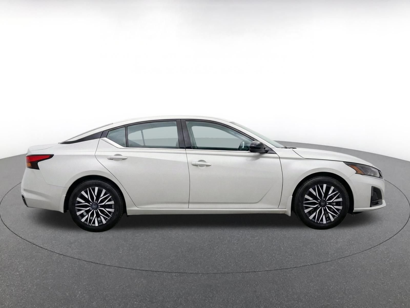 Thumbnail: 2026 Nissan Altima - 10